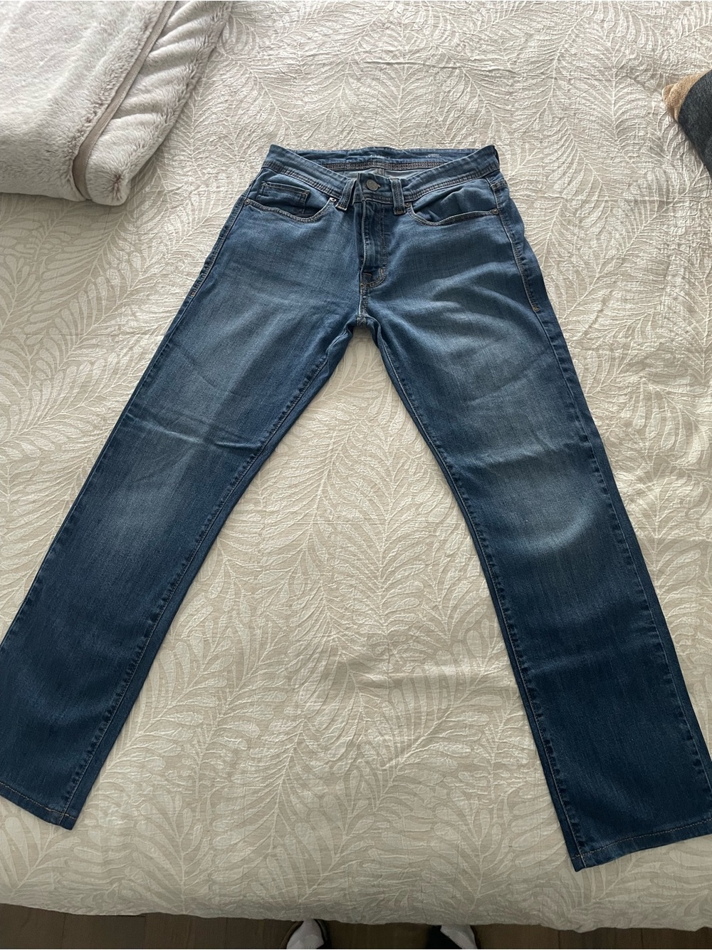 Fidelity Denim Straight-Leg Jeans in Medium Blue